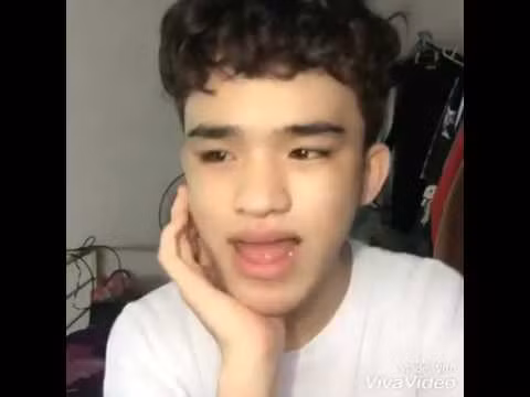 Từng có thời gian, Trần Đức Bo bị nhận xét là có ngoại hình khá giống Hiền Hồ. Sau đó, nữ ca sĩ đã phản ứng gay gắt trên trang cá nhân.