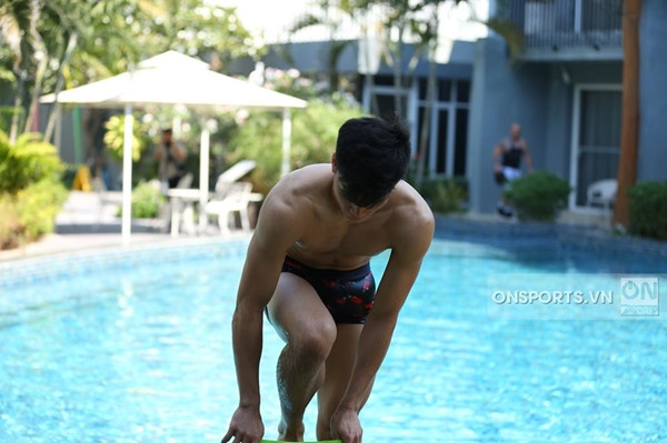 Tại VCK U23 Châu Á 2020 lần này là một cơ hội quan trọng để thủ môn Bùi Tiến Dũng lấy lại được lòng tin của người hâm mộ bởi sang năm, anh đã hết tuổi thi đấu ở các giải trẻ và lên đội tuyển Quốc gia thì càng không có khả năng tranh suất bắt chính với Đặng Văn Lâm. Ảnh: On Sports.