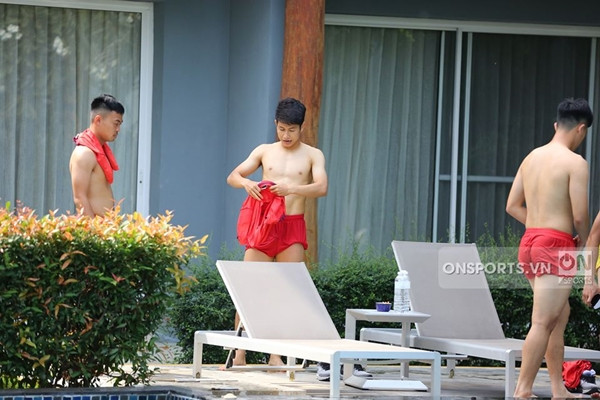 Trọng Hùng, visual thế hế mới của U23 Việt Nam cũng khiến người hâm mộ hút hét đến đứt hơi vì cơ thể săn chắc cực phẩm. Ảnh: On Sports.