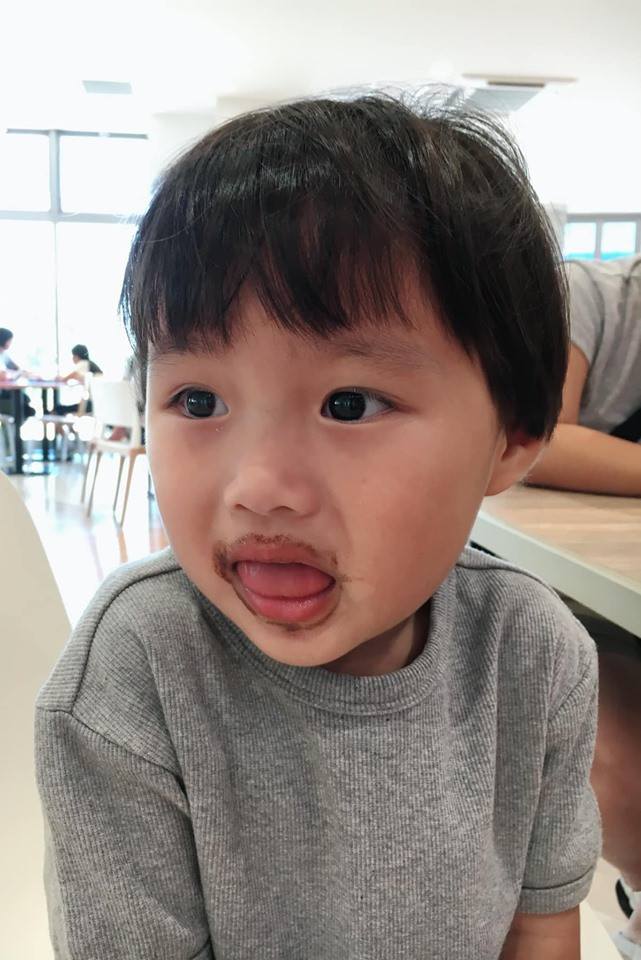 Xa nhà, xa quê hương và phải làm nội trợ một cách buồn tẻ, chị Quỳnh đã nghĩ ra việc làm video trên youtube giết thời gian, không ngờ lại được ủng hộ như vậy. Bé Sa cũng nhờ xuất hiện trên kênh youtube của mẹ mà giờ đã có những Meme "để đời" cho mình.