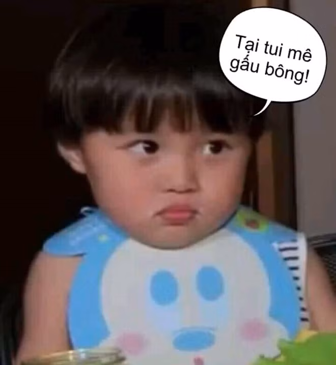 Bé Sa thường là nhân vật khách mời bất đắc dĩ trong vlog của mẹ. Hiện cậu bé con lai và mẹ đang sống tại Nhật Bản.