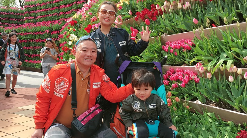 Gia đình 3 người của Vlogger Quỳnh Trần. Nguồn ảnh: ST/FBNV.