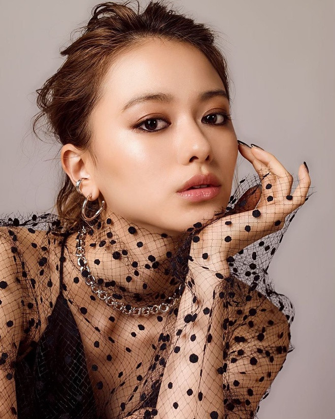 Loạt phim đình đám mà "người mẫu nấm lùn" Nhật Bản tham gia gồm có: Cherry Blossom Memories, The Magnificent Nine, After the Rain, Teen Bride...