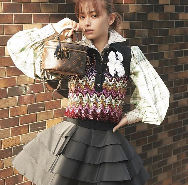 Năm 2015, Yamamoto Maika có vai diễn đầu tiên trong bộ phim "Lớp học ám sát", chuyển thể từ truyện tranh của Yūsei Matsui.