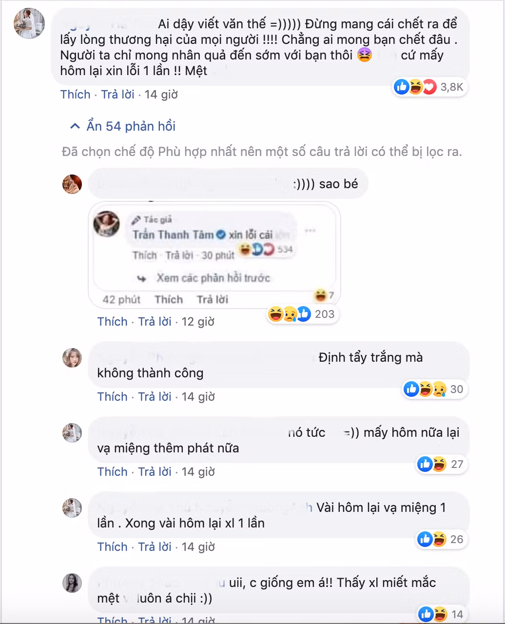 Mặc lời xin lỗi chân thành từ phía Thanh Tâm, dân mạng vẫn thờ ơ, cho biết cô nàng chỉ liên tục tạo chiêu trò để nổi tiếng. Chẳng có bất kỳ hot girl nào mà cứ mấy ngày lại vạ miệng một lần như vậy.