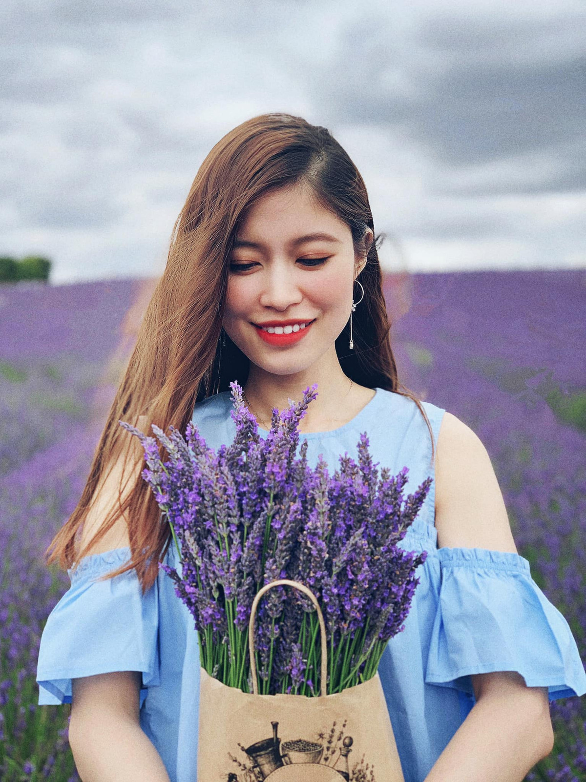 Từng bị chỉ trích gay gắt khi dùng lời lẽ không hay để nói về Văn Thanh, Vóc Đỗ cho biết cô không hề quan tâm đến lời đàm tiếu của người khác: "Những người hơn mình, người ta không bao giờ để ý hay làm như vậy. Mà mình thì chỉ chú ý và muốn học hỏi từ những người hơn mình thôi".