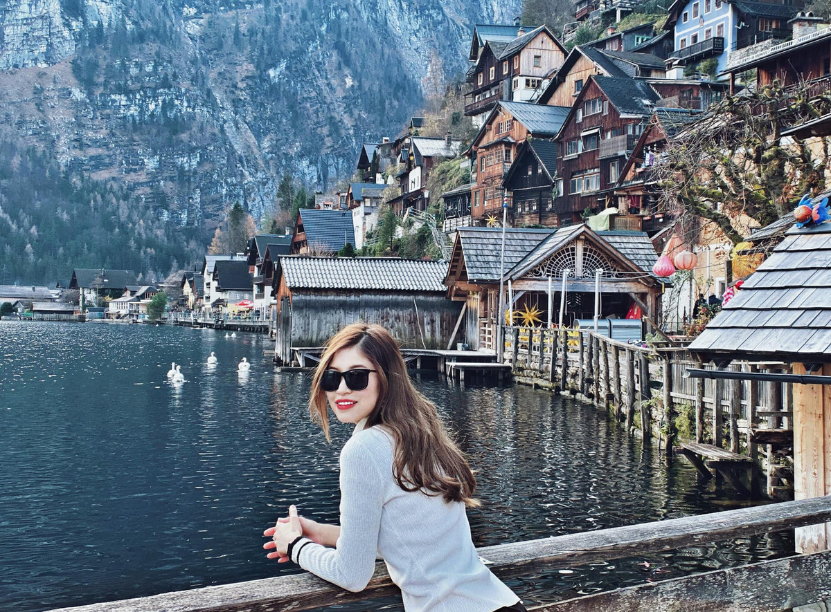 Vóc Đỗ và Văn Dũng đã bên nhau 8 năm, để duy trì mối quan hệ này, cả hai có những quy tắc riêng như không giận quá 1 ngày và luôn chia sẻ, thông cảm cho nhau. Nàng WAG cho hay mỗi khi giận dỗi đều được bạn trai làm lành trước.