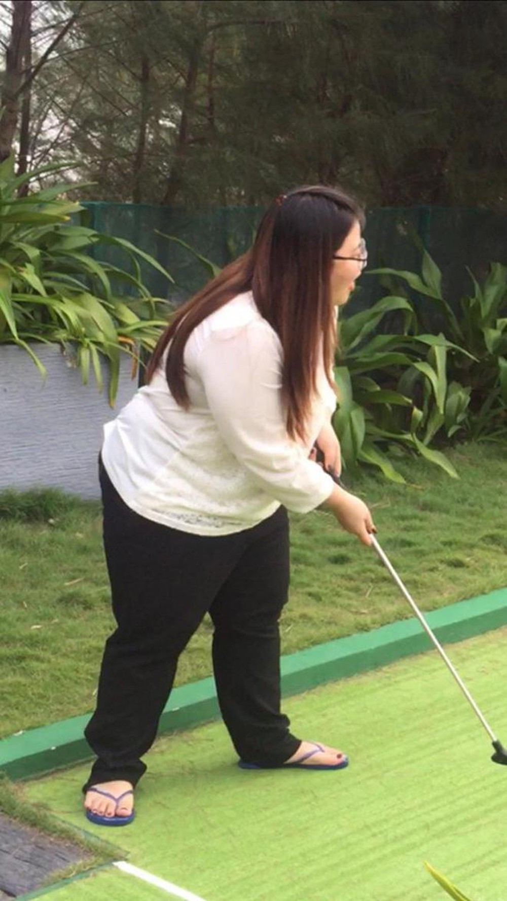 Trước khi có thân hình đẹp như hiện tại, ít ai biết rằng Lê Hải Vân từng phải từng sở hữu cân nặng lên tới hơn 1 tạ. Nhiều lời chế giễu được bạn bè hướng về Vân. Thậm chí, nhiều người ác mienehj còn so sánh cô bạn với Happy Polla vì thân hình nặng nề, thừa cân.