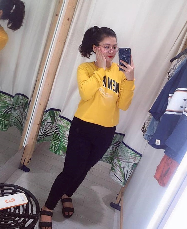 Thân hình của Vân dần thon gọn qua thời gian. Cũng từ việc giảm cân, cô bạn có thể thoải mái mặc những trang phục mình yêu thích trong tâm thế tự tin.