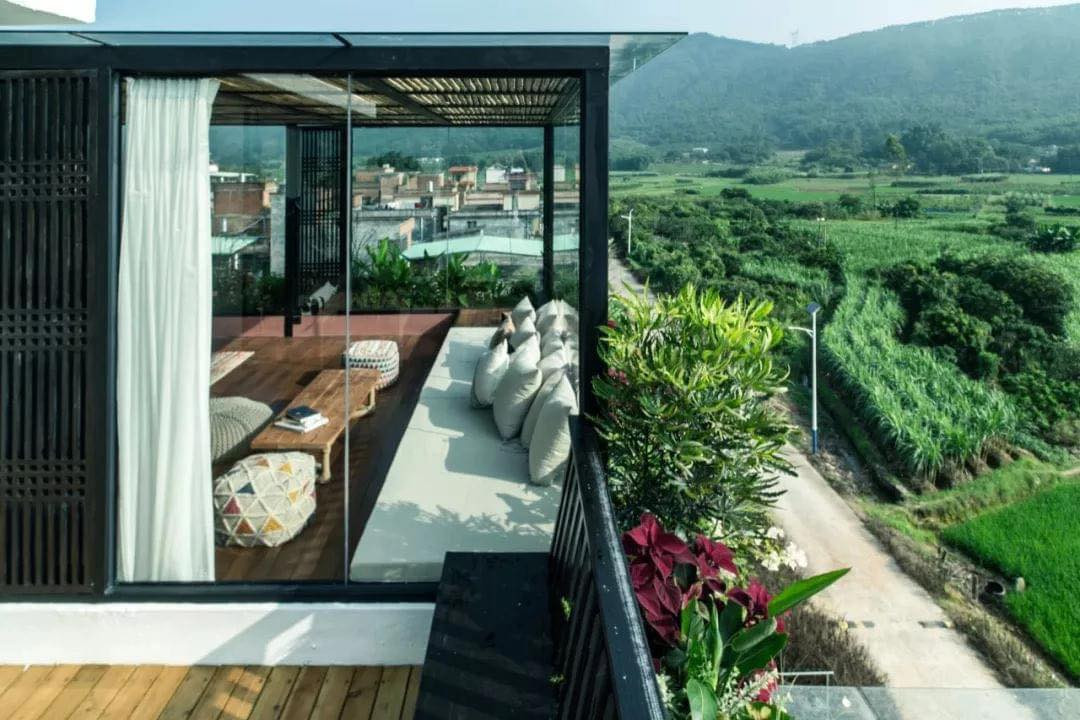 Kim Đỗ nói: "Hầu hết mọi người chỉ nói suông, nhưng chúng tôi đã làm và làm được. Khi đủ sức khỏe và tài chính, chúng tôi có thể sắp xếp cuộc sống của mình trong 20 năm nữa và để mình già đi từ từ theo cách mình muốn. Đây là một trong những điều ý nghĩa nhất mà tôi đã làm được".