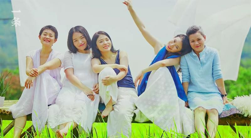 Được cùng những người bạn thân của mình ở cạnh bên, chăm sóc lẫn nhau là điều mà nhiều người mong muốn, tuy nhiên không phải ai cũng thực hiện được.