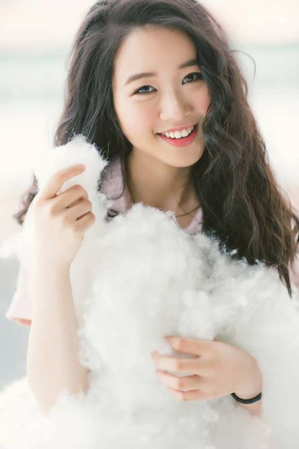 Hoa khôi Học viện Ngoại giao năm 2018 Lê Ngọc Thuỳ Dương cũng là cô gái nổi bật của ngôi trường này, hiện tại cô nàng vừa tốt nghiệp ngành Truyền thông Quốc tế.