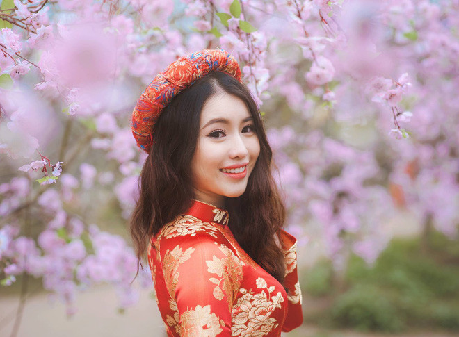 Tuy vừa học, vừa bận rộn với công việc kinh doanh nhưng Khánh Linh vẫn cố gắng cân bằng mọi thứ. Từ năm lớp 11, hot girl này đã kiếm ra tiền và tự lập tài chính nhờ tài năng thiên bẩm của mình.