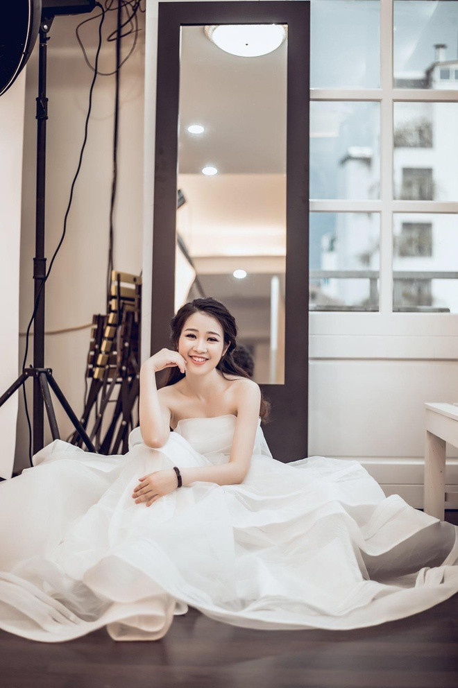 Không chỉ giỏi ngoại ngữ là Tiếng Anh, Thùy Dương còn giỏi cả về Tiếng Nga. Cô gái này có kết quả học tập đáng nể với một số thành tích nổi trội như giải nhất đồng đội cuộc thi Blog Marathon do Đại sứ quán Mỹ tổ chức; giải nhì nhóm ở Hội thi Nghiên cứu Khoa học dành cho sinh viên năm 2017,...