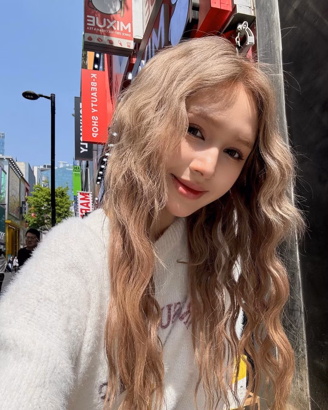 Cô nàng cũng thường xuyên xuất hiện trong các sitcom, MV ca nhạc.