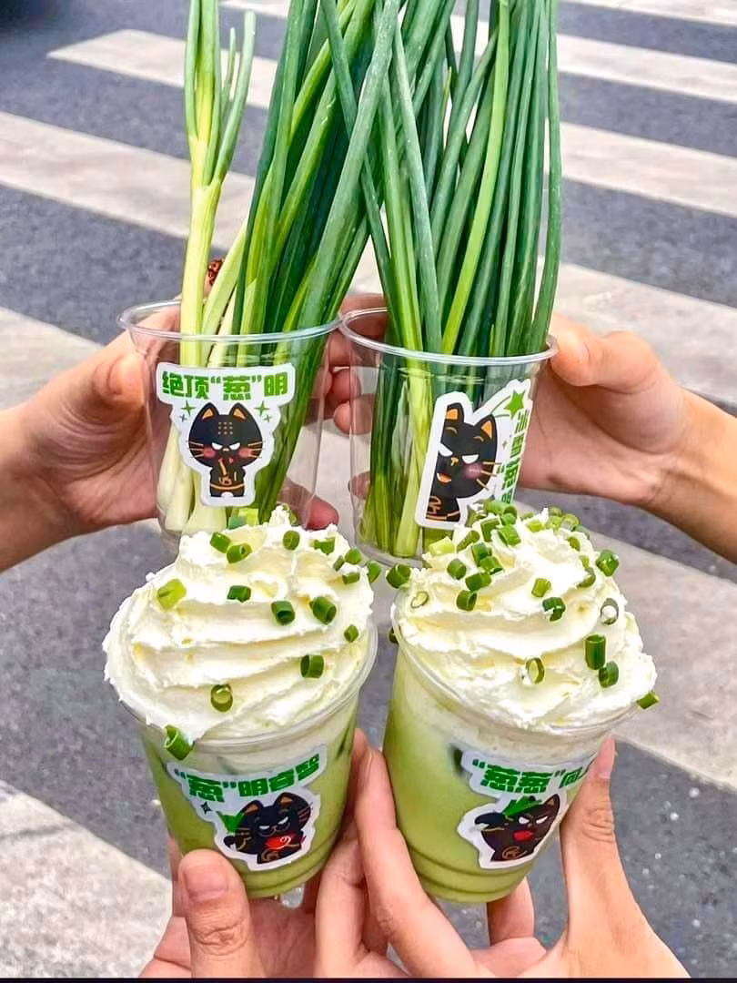 Được biết, món trà sữa hành lá này được du nhập từ "anh bạn phương Bắc" - Trung Quốc.