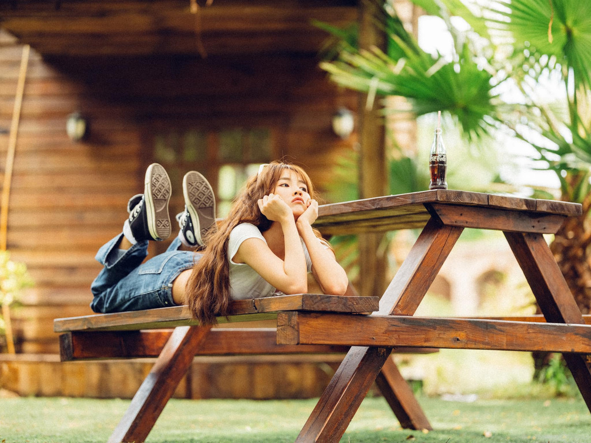 Sở thích của cô gái từng được mệnh danh "hot girl trà sữa" là diễn xuất, làm MC, đi du lịch, chơi piano...