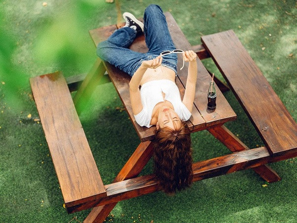 Cô gái sinh năm 1994 tốt nghiệp đại học chuyên ngành quản lý nhà hàng khách sạn nhưng bén duyên với nghệ thuật từ sớm.