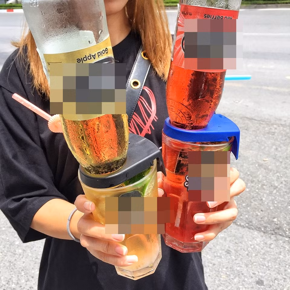 Bia úp ngược từng xuất hiện ở Sài Gòn và nhanh chóng được giới trẻ Sài thành ưa thích. Ảnh: Facebook