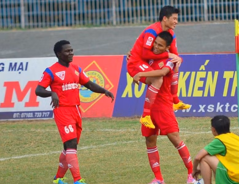 Cong Phuong da nhat nhoa, HAGL thua tham tran thu 5-Hinh-2