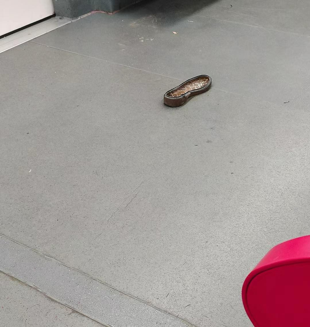 Đế ơi ở lại giày đi nhé.