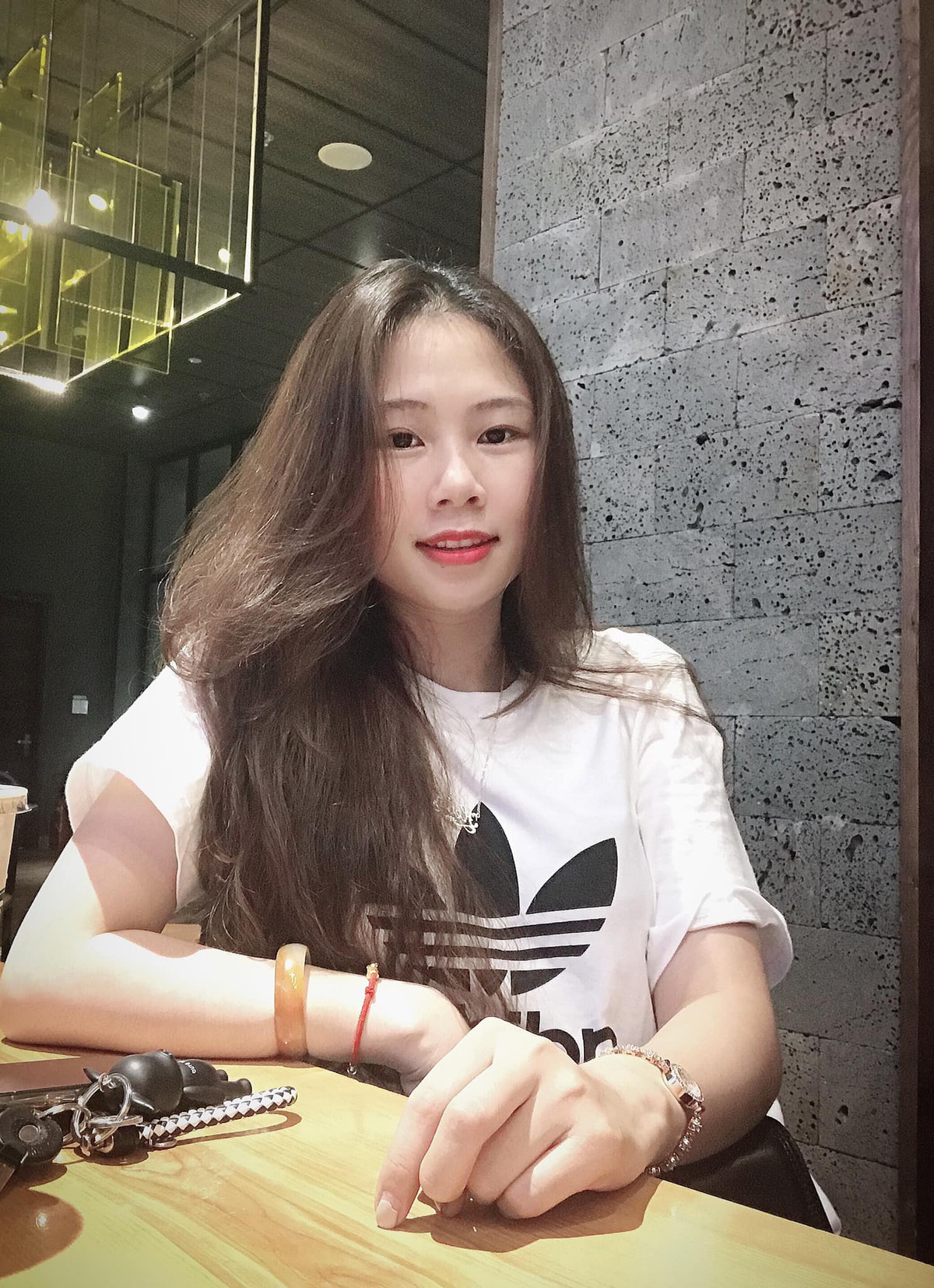 Hẹn hò 6 năm chưa từng gặp sóng gió, Đình Trọng và Trang Heo là minh chứng rõ ràng nhất cho một tình yêu thầm lặng nhưng bền vững.