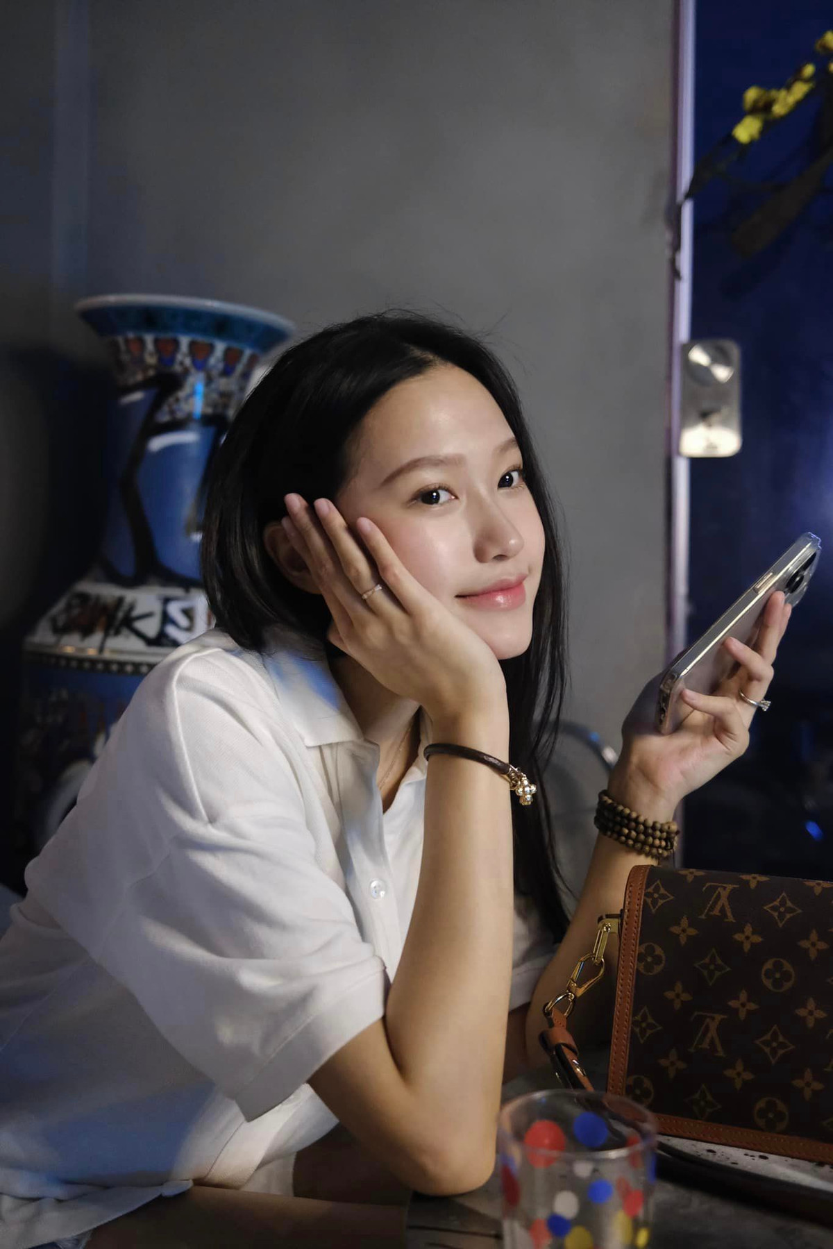 Nhiều mẹ bỉm đã phải vào xin vía nhan sắc này.