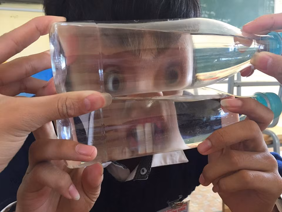 Nhiều bạn còn đùa rằng: "sắp tới halloween không cần tới hoá trang nữa rồi."