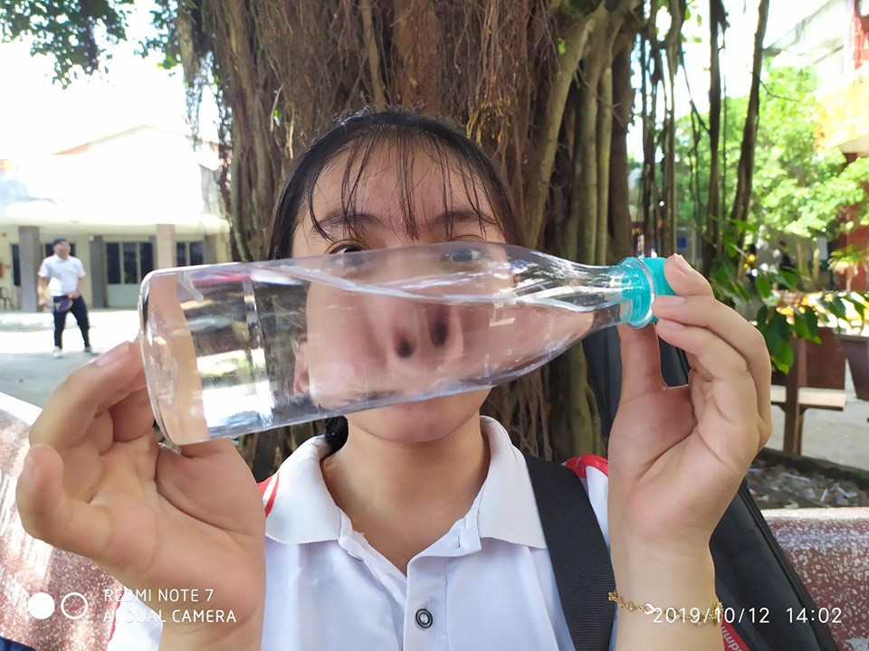 Trend mới của học sinh sau khi được đang tải đã thu hút sự quan tâm của đông đảo cư dân mạng.