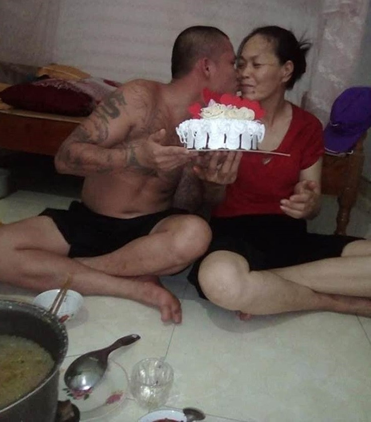 Trước khi tái hôn với anh Đức, chị Hương từng trải qua 2 lần đò, do đó cặp đôi đã bị hai bên gia đình phản đối quyết liệt.