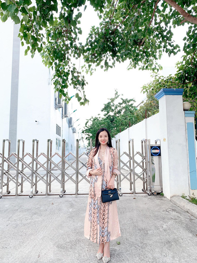 Cô nàng "hot girl bóng đá" cho biết bác sĩ khám định kỳ nói Pali rất trộm vía, cứng cáp và được thừa hưởng nhiều nét đẹp của mẹ.