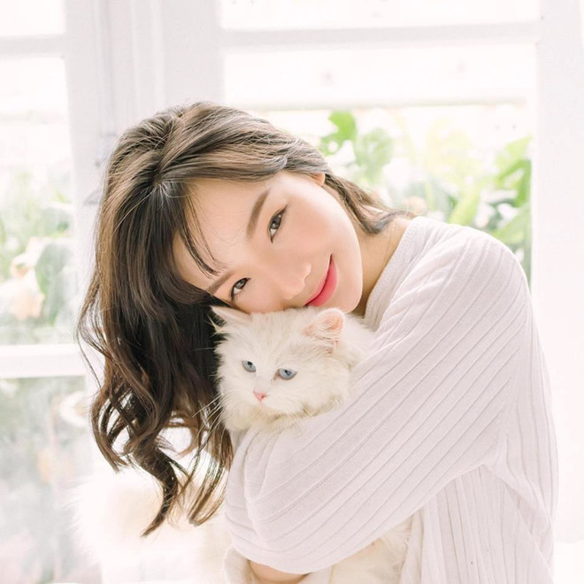 "Khi bé được 2 tháng, mình bị ốm nghén nhưng đến hiện tại dường như sức lực còn tăng lên gấp đôi. Mọi việc mình làm cũng như có 2 người cùng cố gắng vậy" - Thuỷ Tiên cho biết rất hạnh phúc vì sắp được làm mẹ.