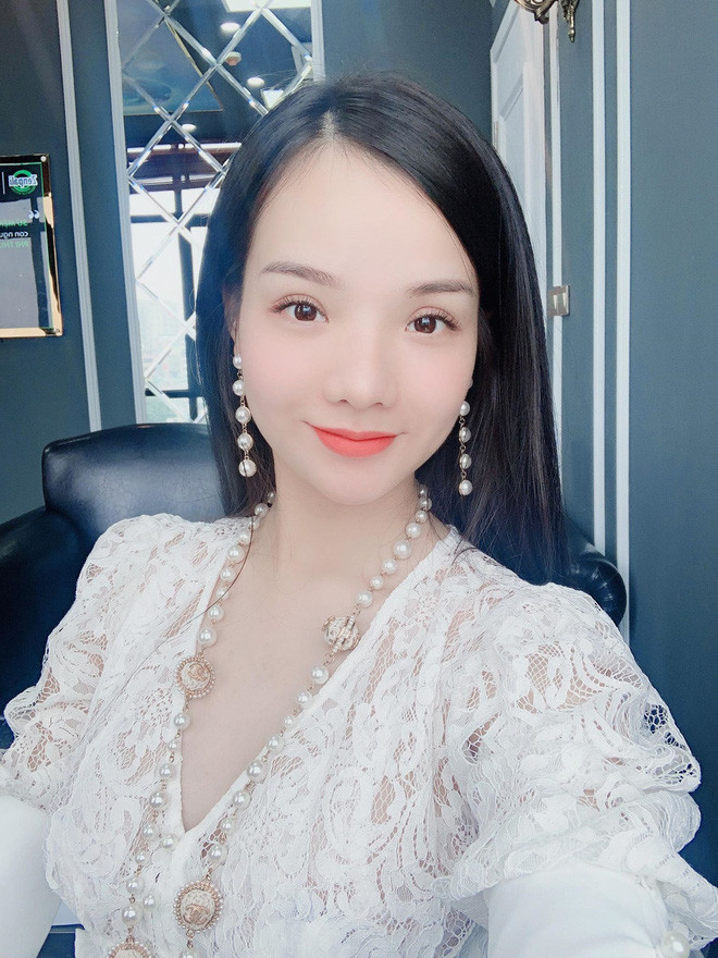 Cô nàng cho biết chỉ tăng 7kg so với trước kia. Bí quyết để đẹp kể cả khi mang bầu của Thuỷ Tiên là ăn nhiều hoa quả và giữ một tinh thần thoải mái.