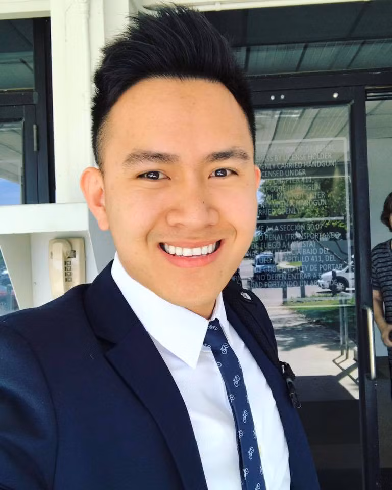 Thành Vinh sở hữu vẻ điển trai và có phần khá giống chú út Dương Triệu Vũ.