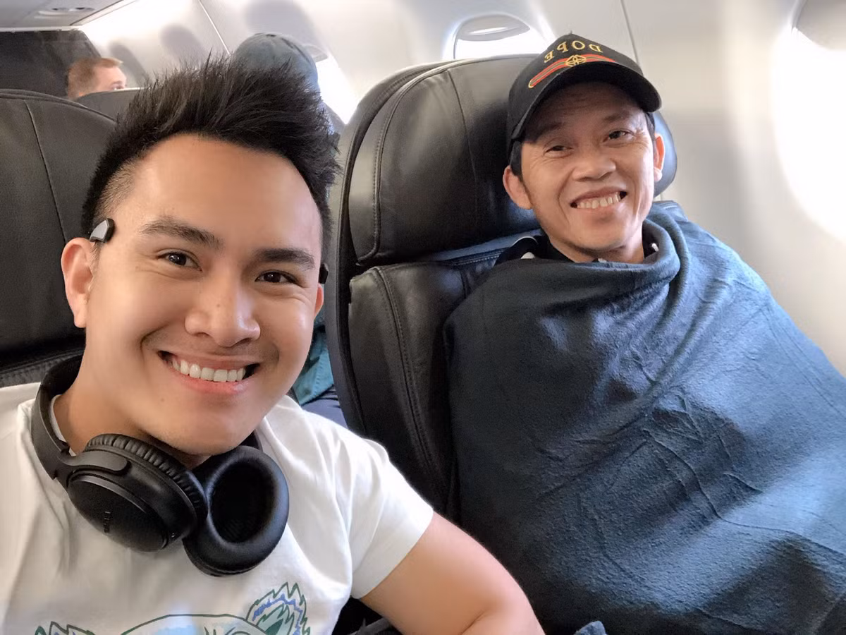 Võ Lê Thành Vinh (sinh năm 1990) là con trai của danh hài Hoài Linh. Dù không theo con đường nghệ thuật giống ba mình nhưng anh vẫn được dư luận chú ý.