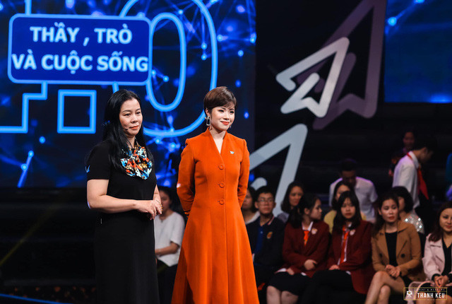 Đôi khi vì muốn thay đổi phong cách, vì muốn tạo nên sự mới mẻ, cá tính hay đôi lúc cũng vì hoàn cảnh "xô đẩy" mà các nữ BTV, MC của VTV đã thay đổi ngoại hình với mái tóc ngắn. Sự thay đổi này đã khiến cho không ít khán giả cảm thấy bất ngờ nhưng lại mang đến sự tươi mới sau những hình ảnh đã quá đỗi quen thuộc.