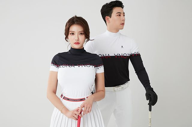 Sarah cũng lấn sân làm người mẫu ảnh. Cô được một số nhãn hàng mời hợp tác, trong đó chủ yếu là thương hiệu thời trang công sở và các trang phục thể thao.