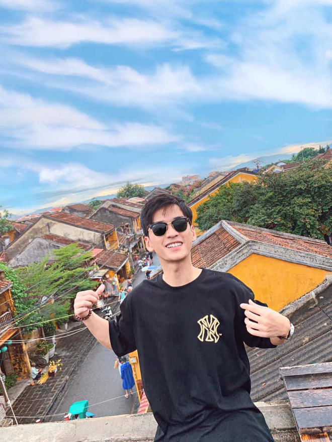 Sau khi " Mắt biếc" ra rạp và nhận được nhiều phản hồi tích cực từ phía khản giá, Trần Nghĩa (vai Ngạn) cũng thu hút được sự chú ý đặc biệt nhờ vẻ ngoài điển trai và diễn xuất tốt, khắc hoạ được nội tâm nhân vật.