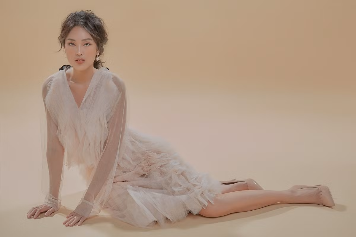 Trong loạt ảnh mới, Misoa Kim Anh ngày càng quyến rũ.