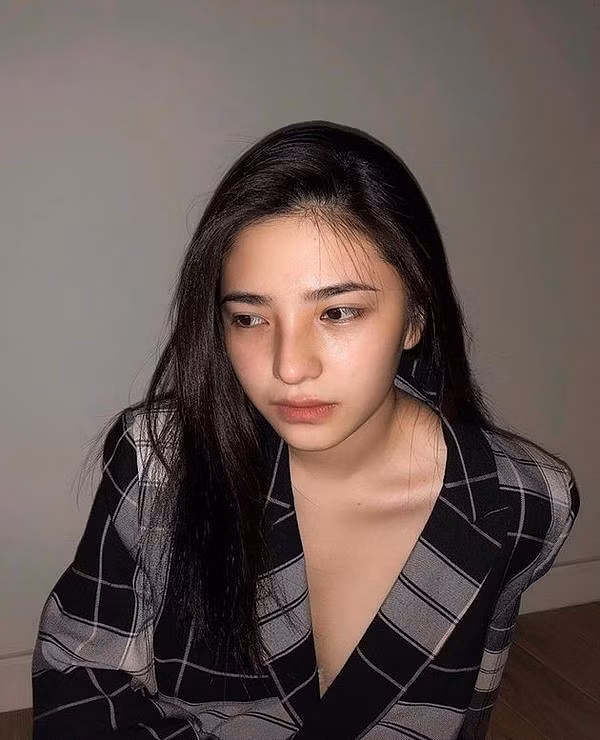  9X Đà Lạt xinh đẹp - Diệu Anh - theo đuổi phong cách thời trang tự do, tối giản. Các trang phục suit hay menswear được cô nàng đặc biệt ưa chuộng.