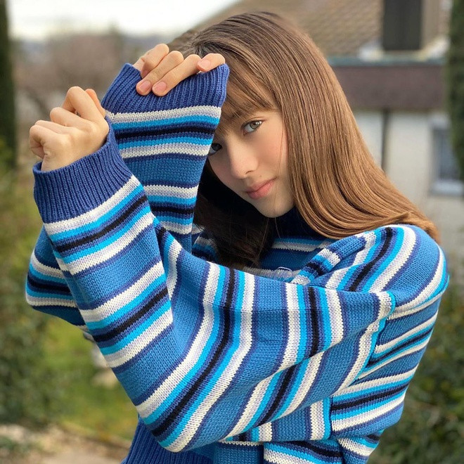 Cách tạo dáng của hot girl 14 tuổi được các nhiếp ảnh gia đánh giá cao bởi sự đa dạng, cô nàng cũng không ngần ngại thử sức với nhiều phong cách thời trang khác nhau.