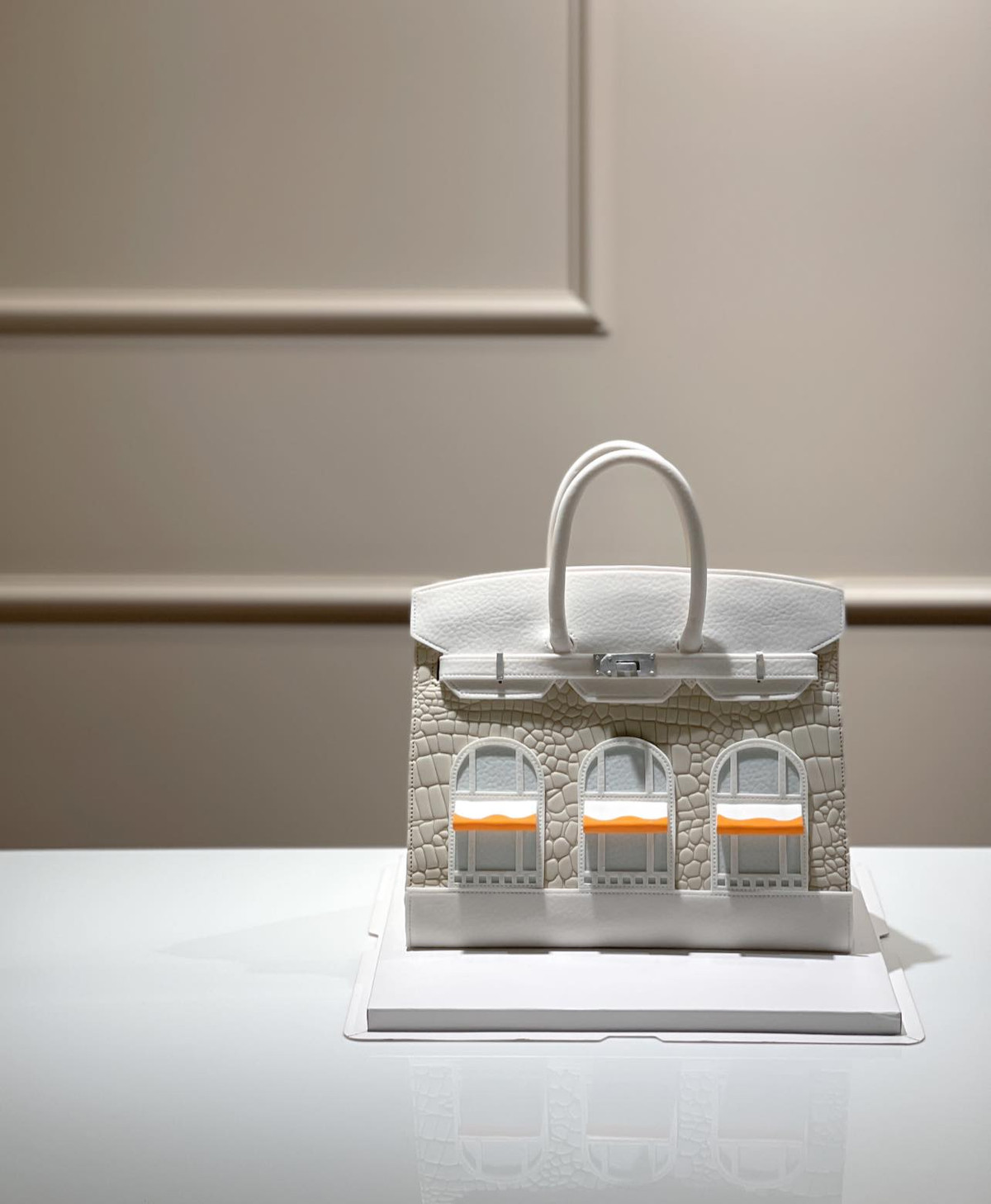 Những chiếc bánh túi mô phỏng sản phẩm hàng hiệu của các nhà mốt xa xỉ thế giới như Hermes, Chanel, Dior được Anh Triết đam mê.