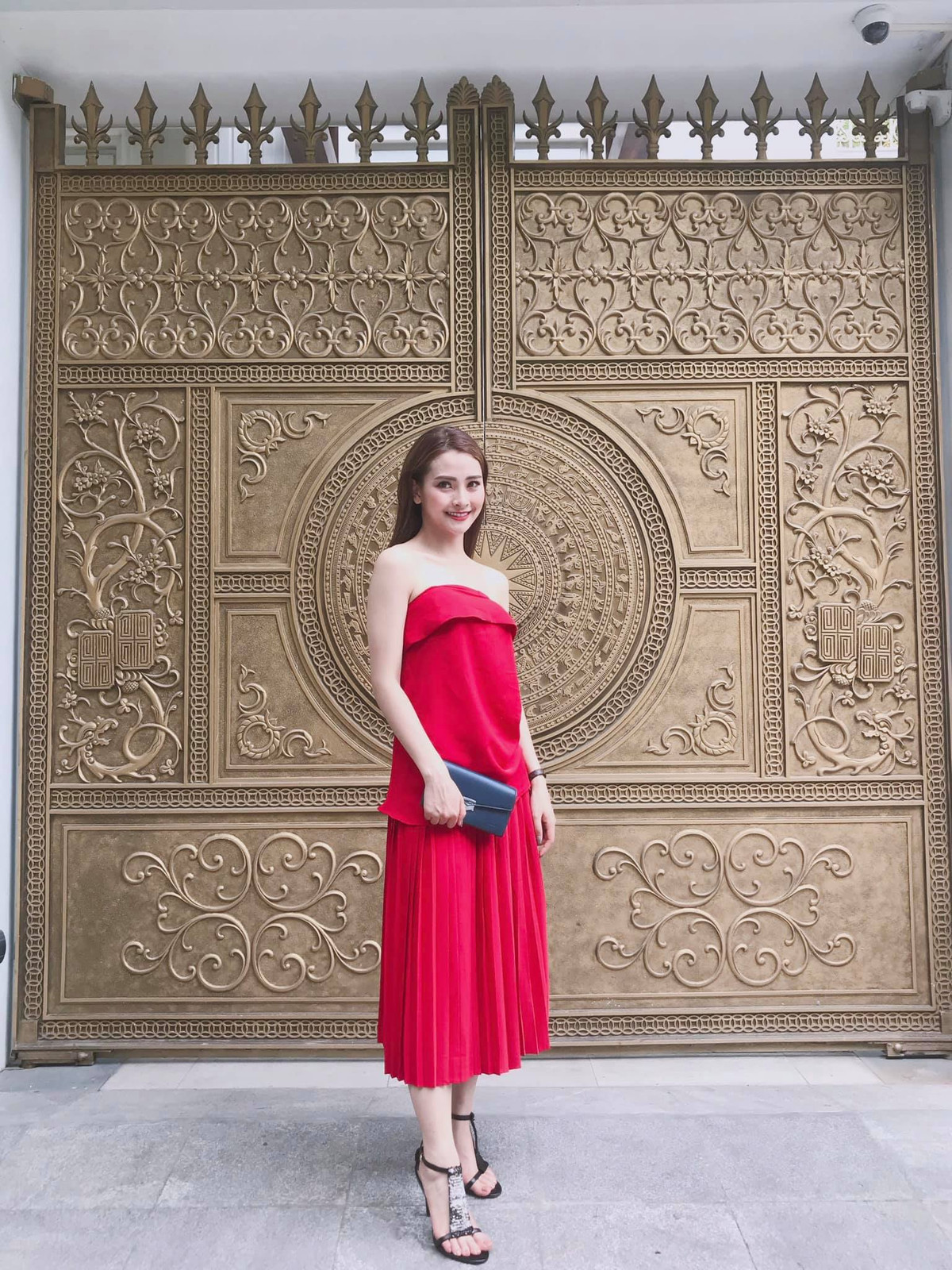 Trang cá nhân của nữ MC VTV hiện đang sở hữu hơn 260 nghìn lượt theo dõi.