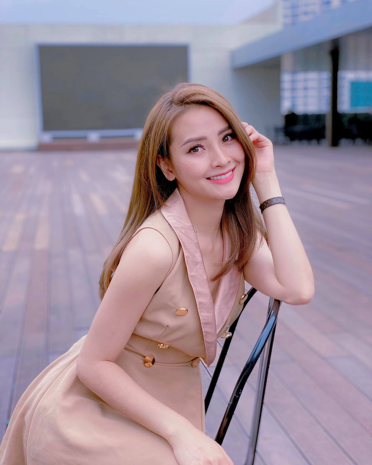 Nguyễn Huyền Trang (SN 1993) được biết đến với biệt danh Mù Tạt là cái tên quen thuộc với các khán giả của đài VTV, đặc biệt là những ai yêu mến chương trình "Bữa trưa vui vẻ".