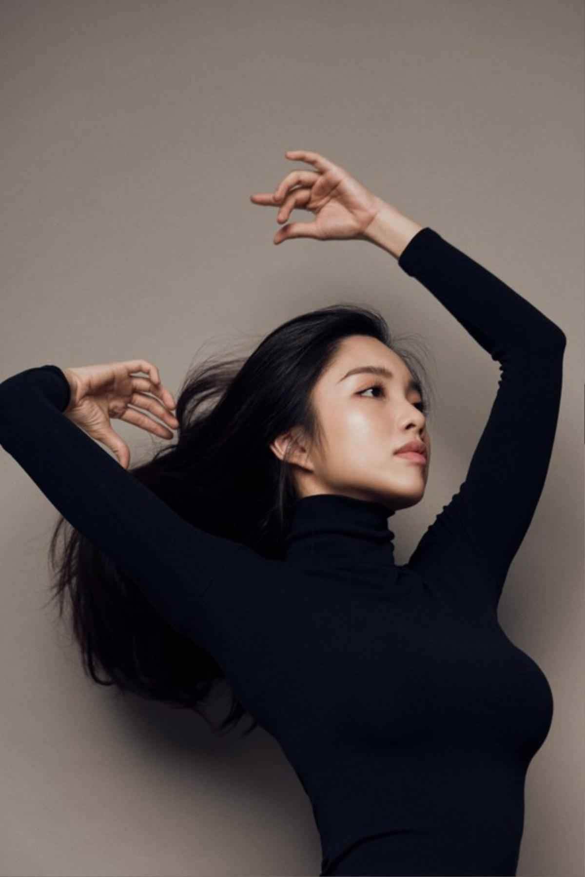 Từ niềm đam mê tập luyện, người đẹp bén duyên thành cô giáo yoga và được mời đóng nhiều TVC quảng cáo về tập luyện, thời trang đồ tập...