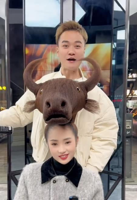 Ngưu Ma Vương biến hình...