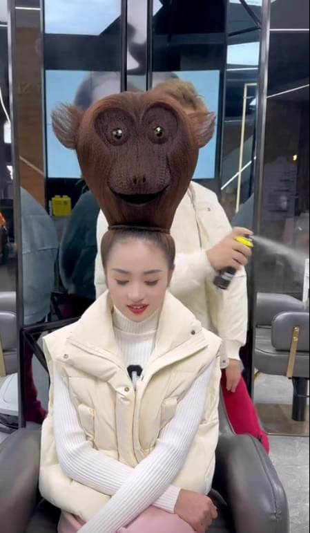 Những người tuổi thân không nên bỏ qua dáng tóc độc lạ này đâu nha.