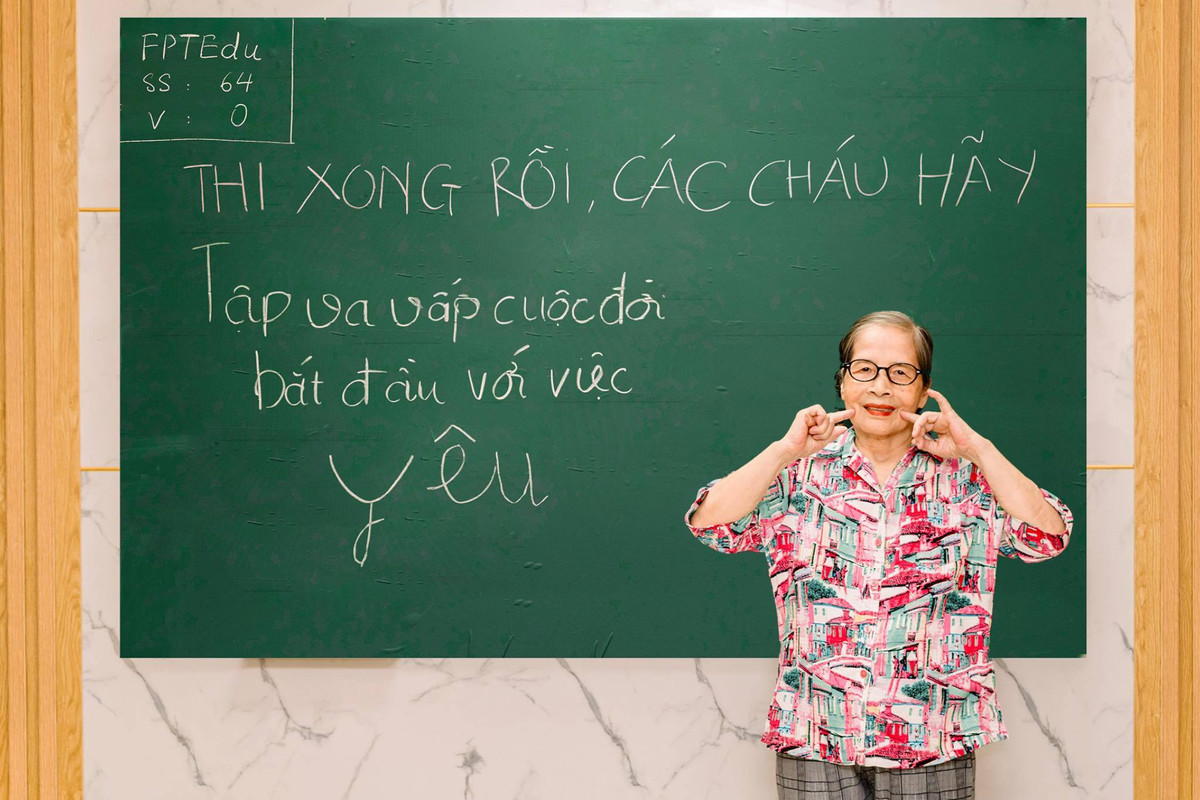 Khi đi học, rất nhiều phụ huynh cấm con cái không được yêu đương để tập trung cho việc học hành, vậy nên đây là lời nhắn đến các con cháu đầy thú vị.