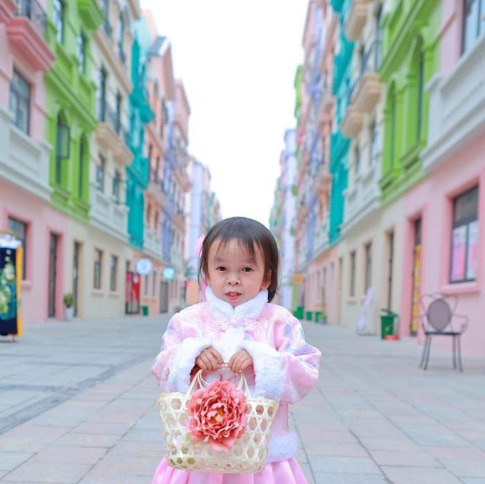 Mặc vóc dáng có phần nhỏ bé, cô gái luôn biết cách chăm sóc bản thân và là “bà chủ” bán hàng online nổi tiếng.