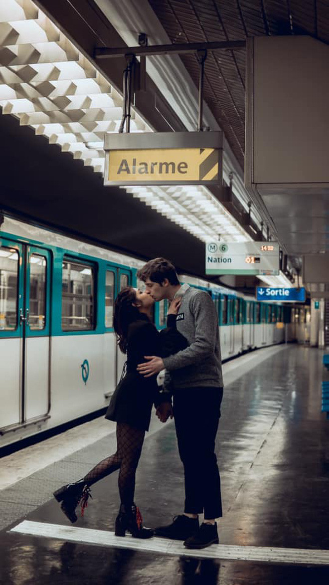 Cam nang yeu trai Phap cua co gai Viet khien dan mang phat sot